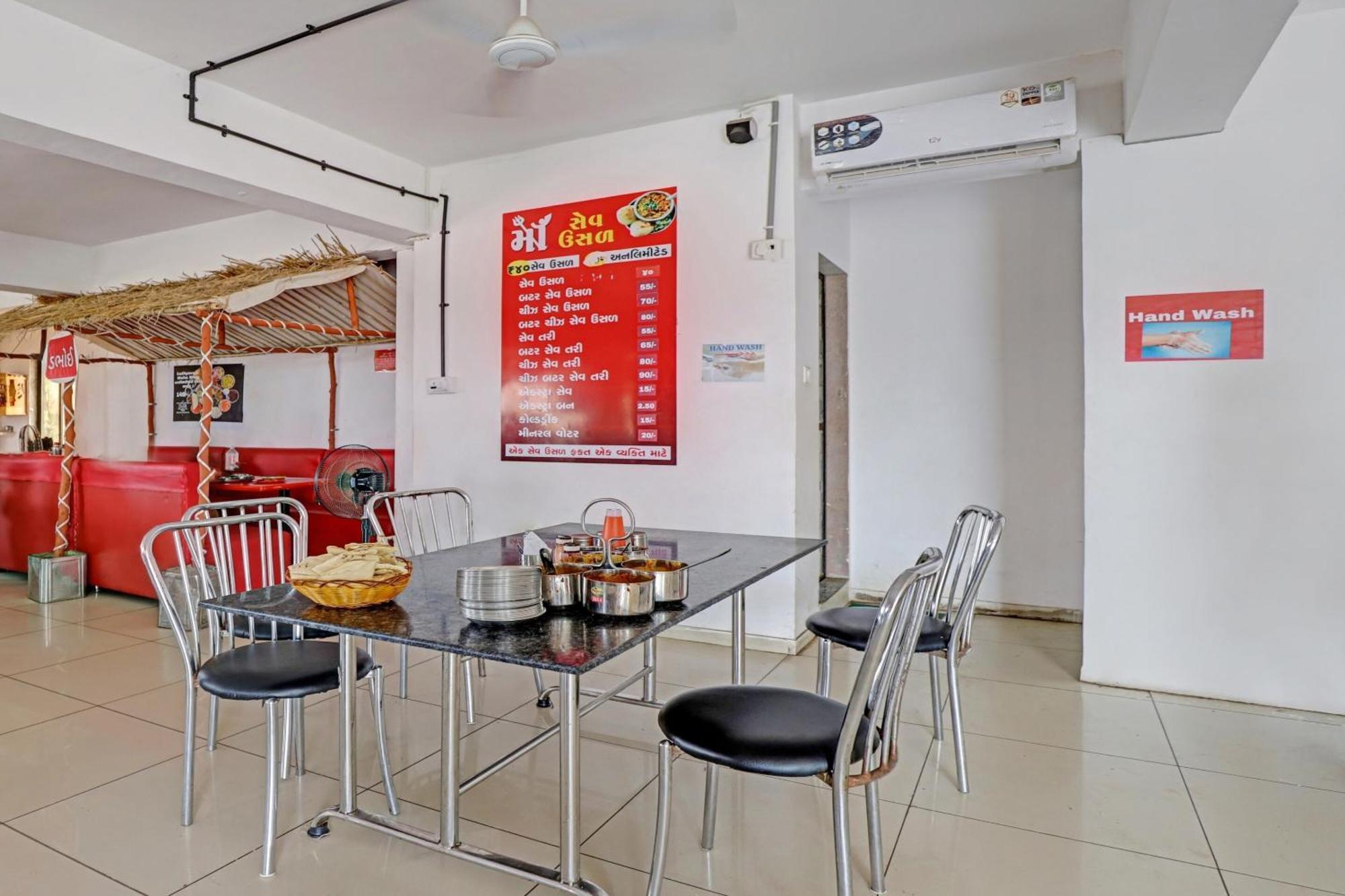 Hotel O Hill View Vadodara Extérieur photo